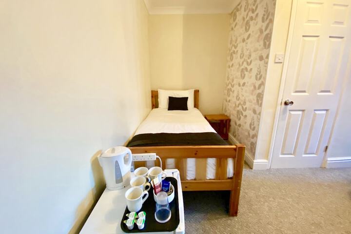 Room 8 of 40