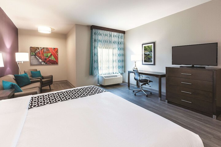 1 King Bed (7 of 22)