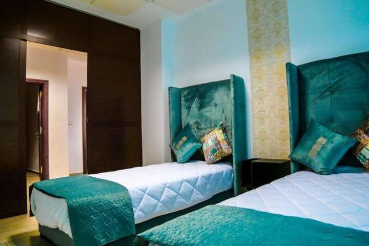 Room 6 of 19