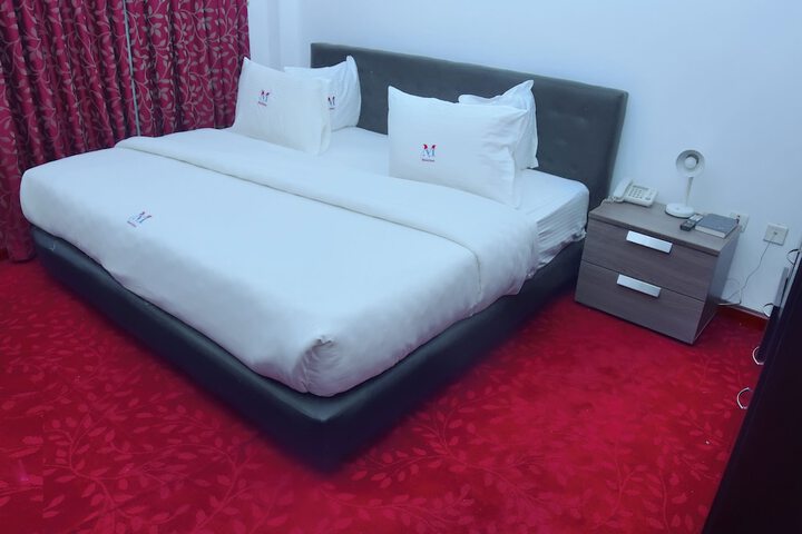 Room 18 of 62