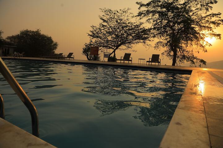 Pool 75 of 120