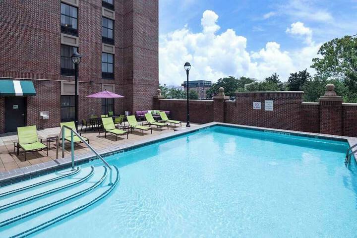Rooftop pool