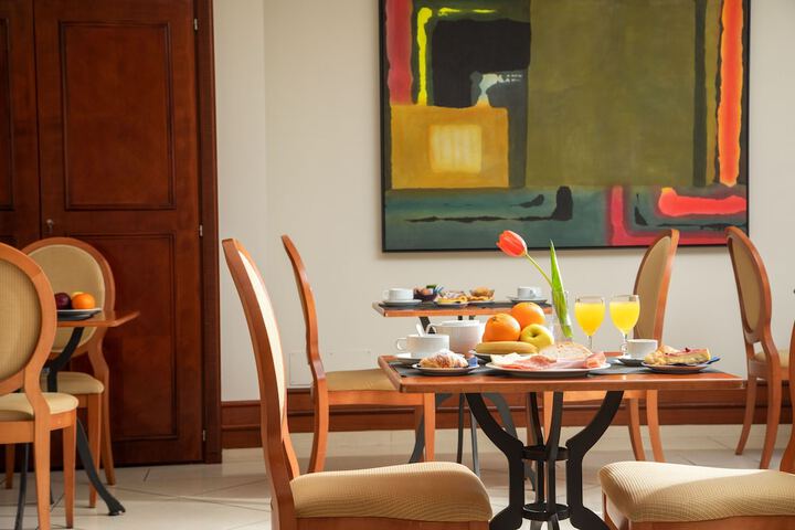 Breakfast area