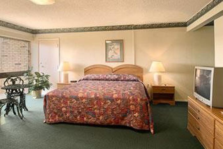 Room 5 of 15