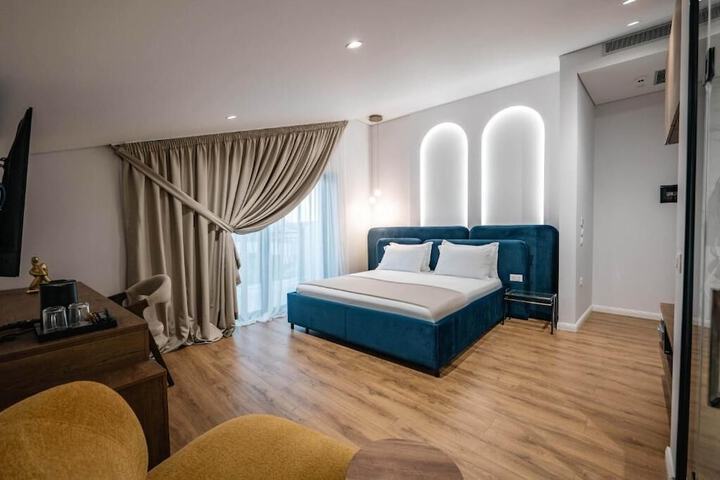 Room 47 of 189