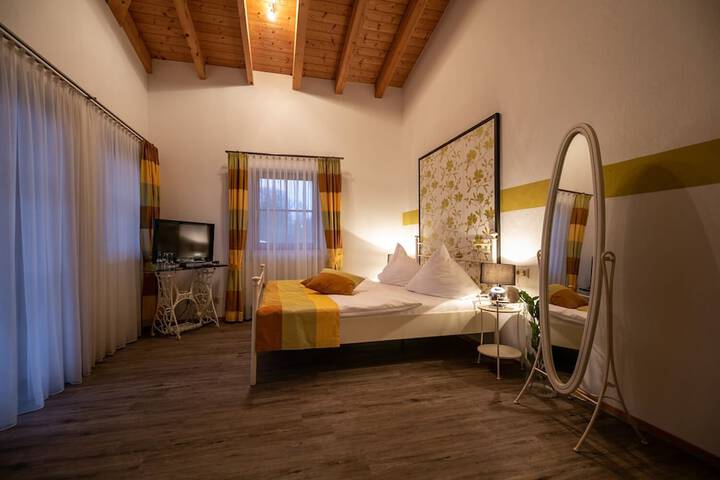 Room 2 of 19