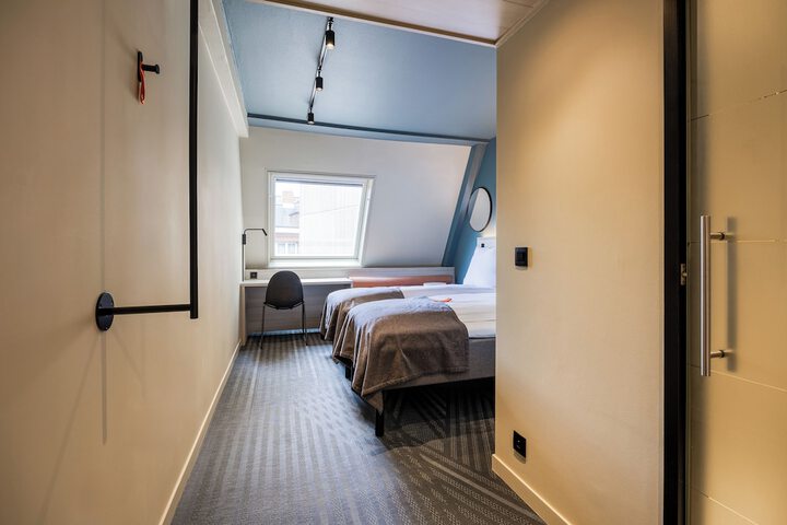 Room 40 of 119
