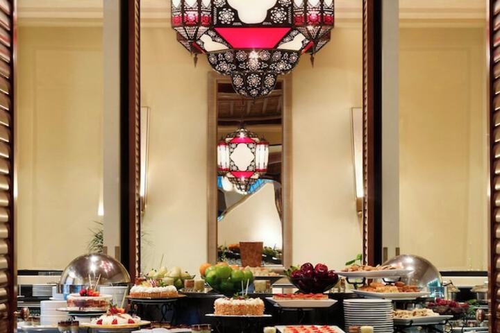 Dining 68 of 103