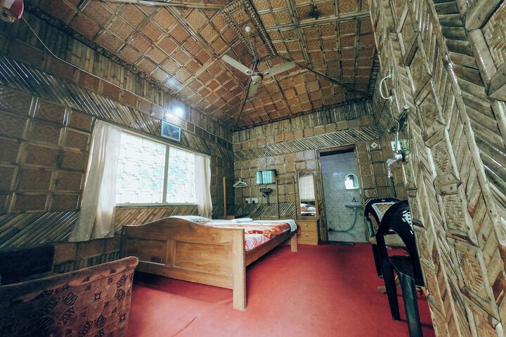 Room 4 of 17