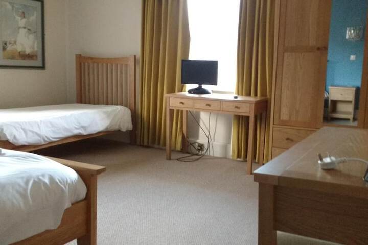 Room 28 of 48
