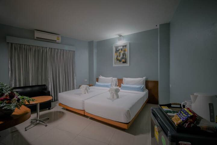 Room 13 of 50
