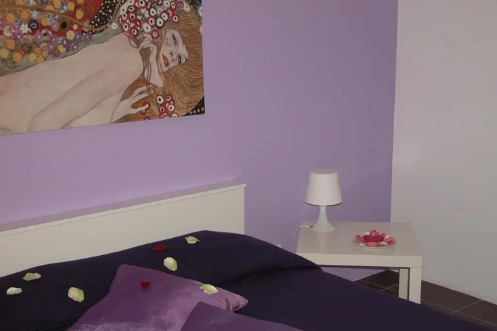Room 3 of 9