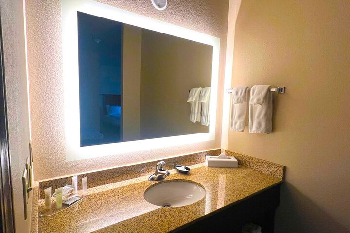 Room 17 of 29