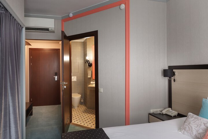 Room 20 of 44