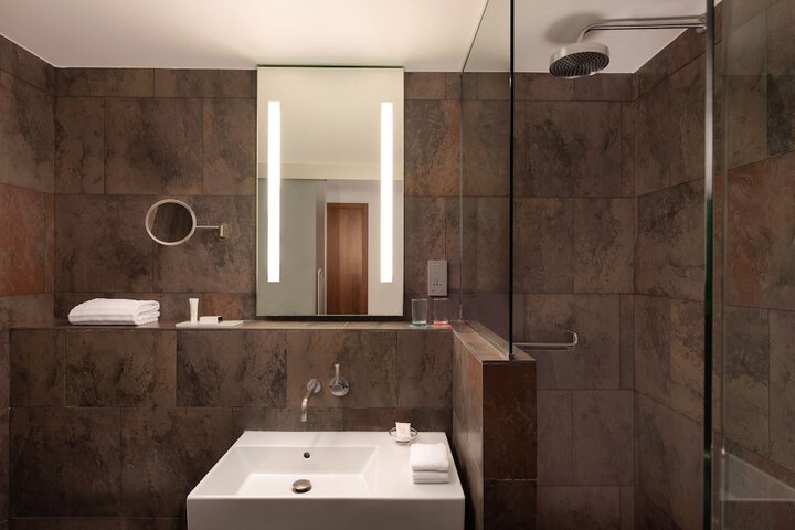 Room 81 of 188