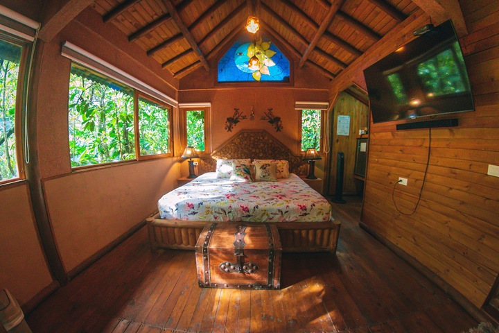 Room 10 of 66