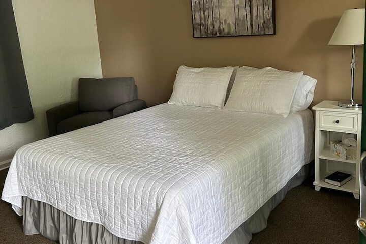Room 4 of 7