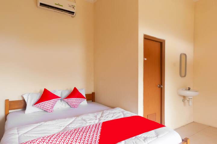 Room 9 of 32