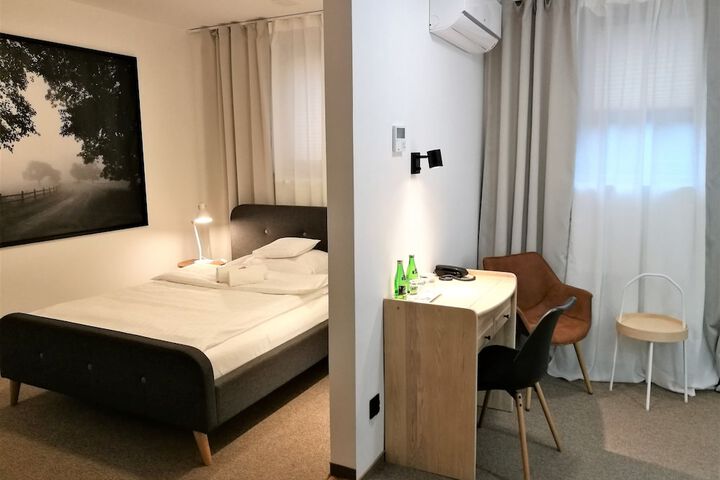 Room 17 of 73