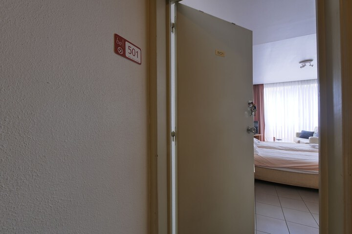 Room 3 of 56