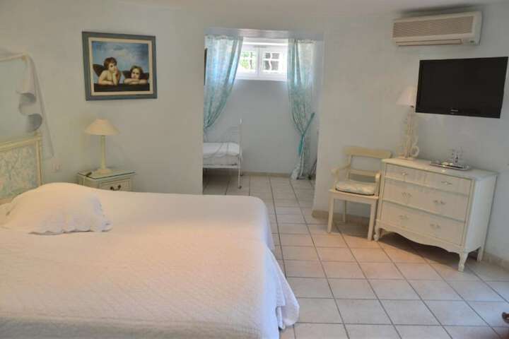 Room 8 of 50