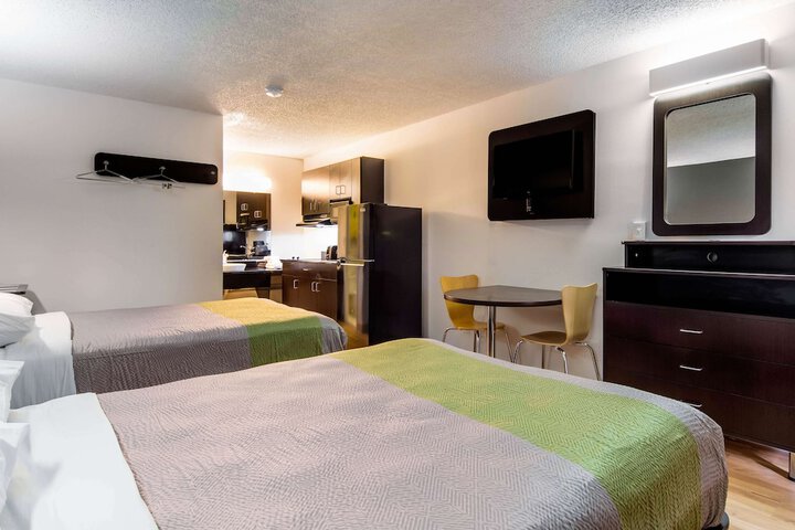 2 Double Beds Kitchen (14 of 16)