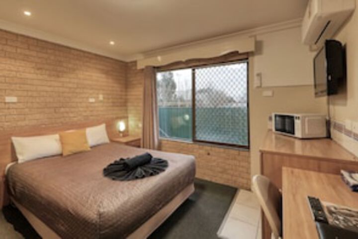 Room 16 of 99