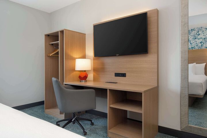 Room 15 of 41