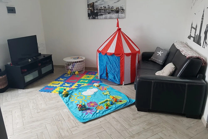 Room 10 of 19