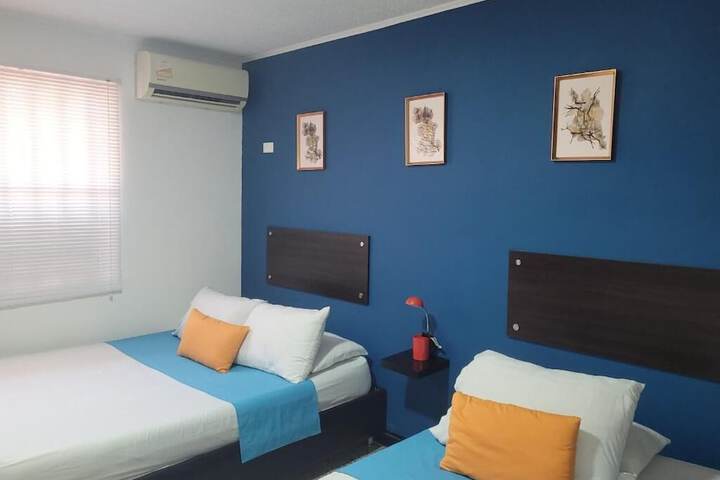 Room 13 of 32