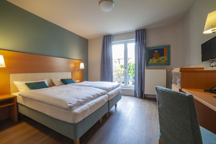 Room 5 of 20