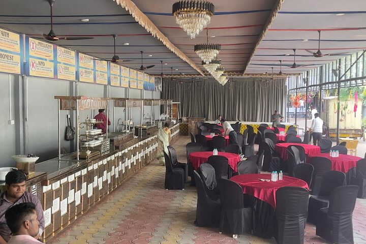 Ballroom/Hall 8 of 13