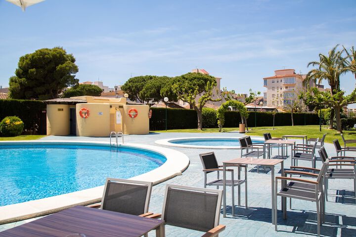 Pools & Facilities