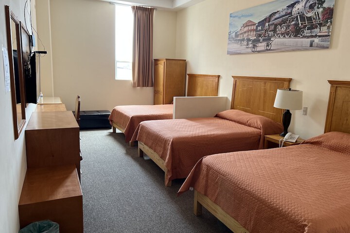 Room 28 of 46