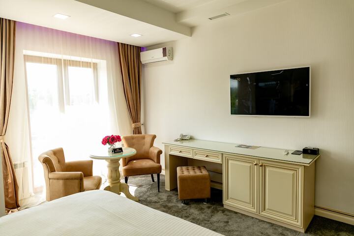 Room 33 of 59