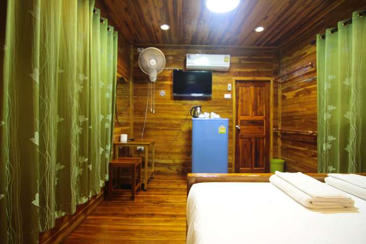 Room 5 of 34