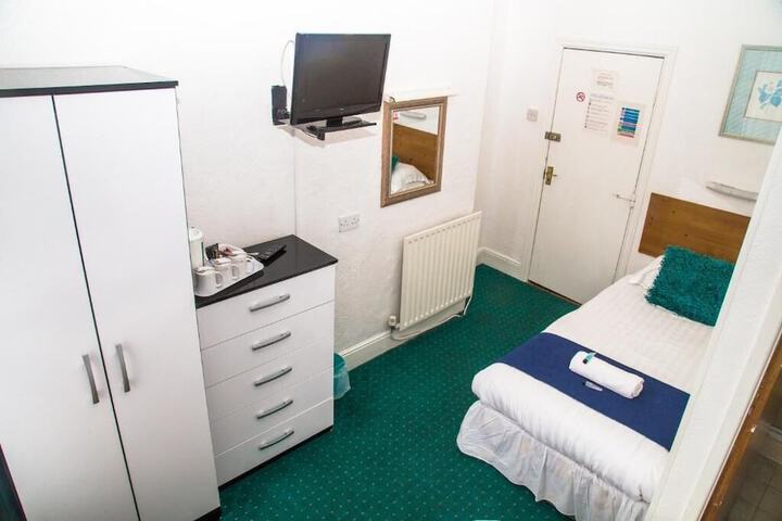 Room 14 of 39