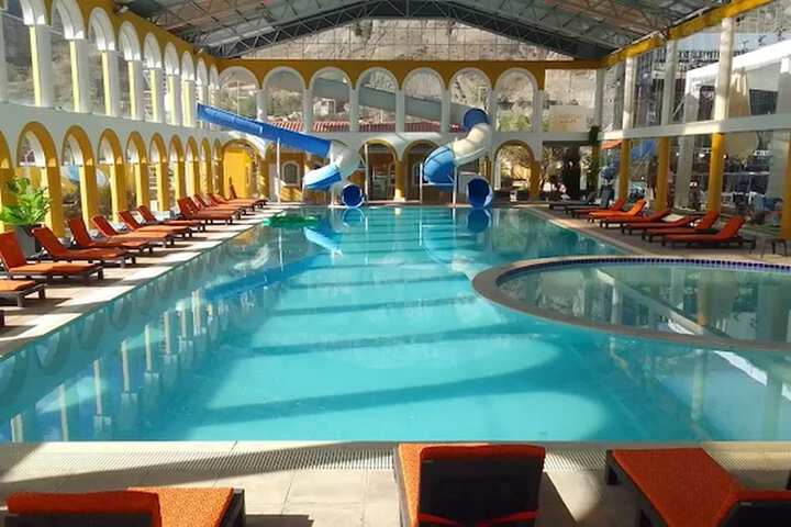 Pool 2 of 6