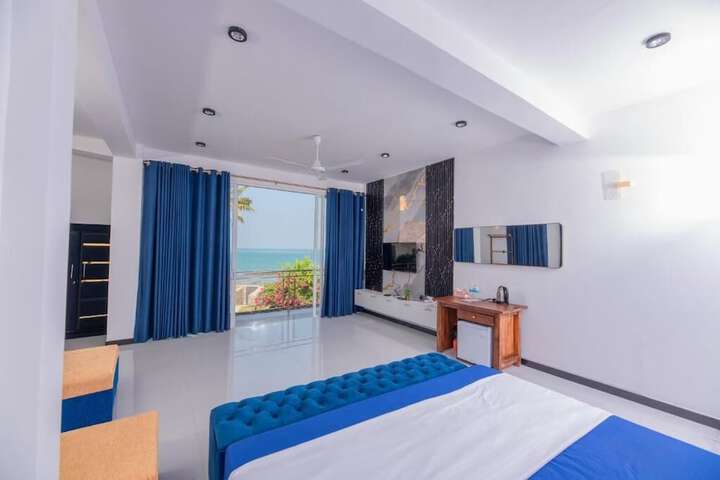 Room 4 of 19