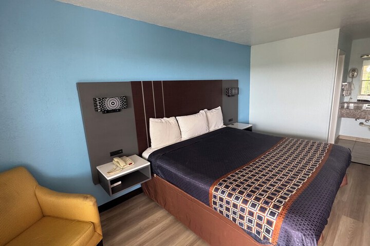 Room 26 of 58