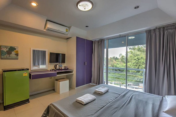 Room 12 of 30