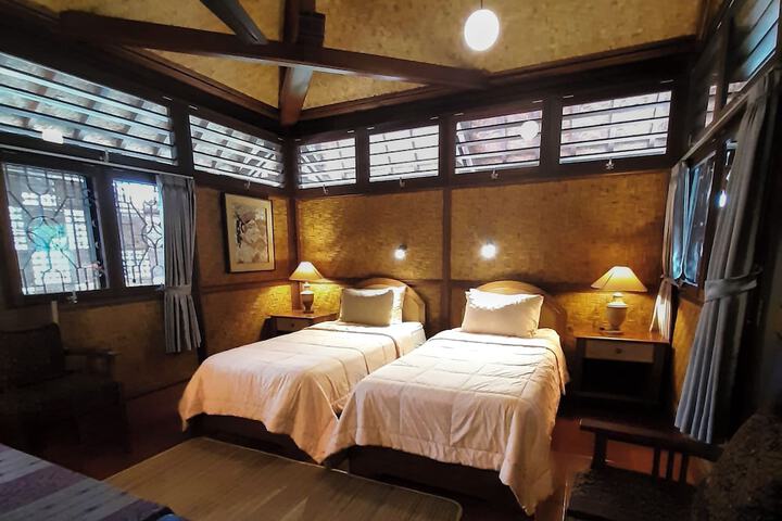 Room 32 of 118