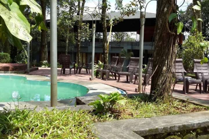 Hotel Exterior 39 of 51
