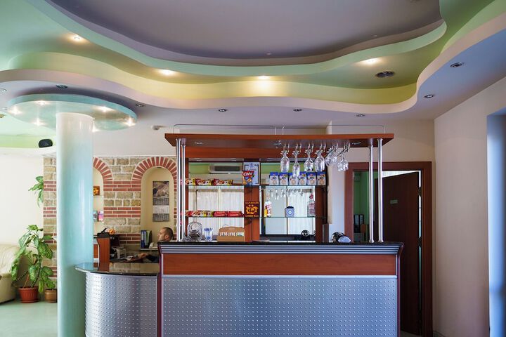 Entrance & Lobby