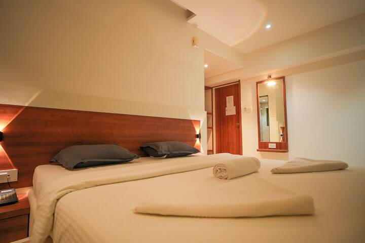 Room 7 of 10