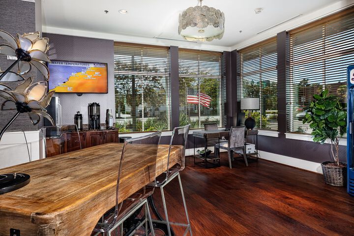 Business Center 46 of 69