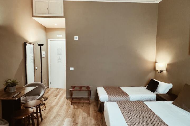 Room 15 of 42