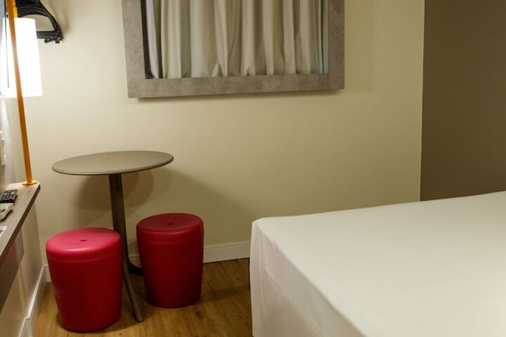 Room 21 of 110