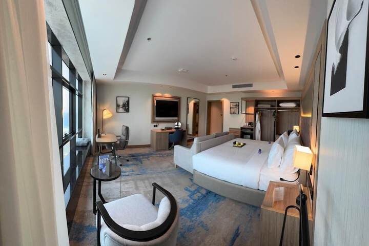 Room 34 of 86