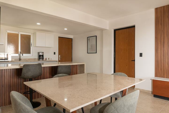Room 14 of 39
